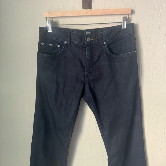 BOSS HUGO BOSS Regular Fit Straight Leg Dark Wash Stretch Jeans Maine 1 32x32 - Picture 6 of 15